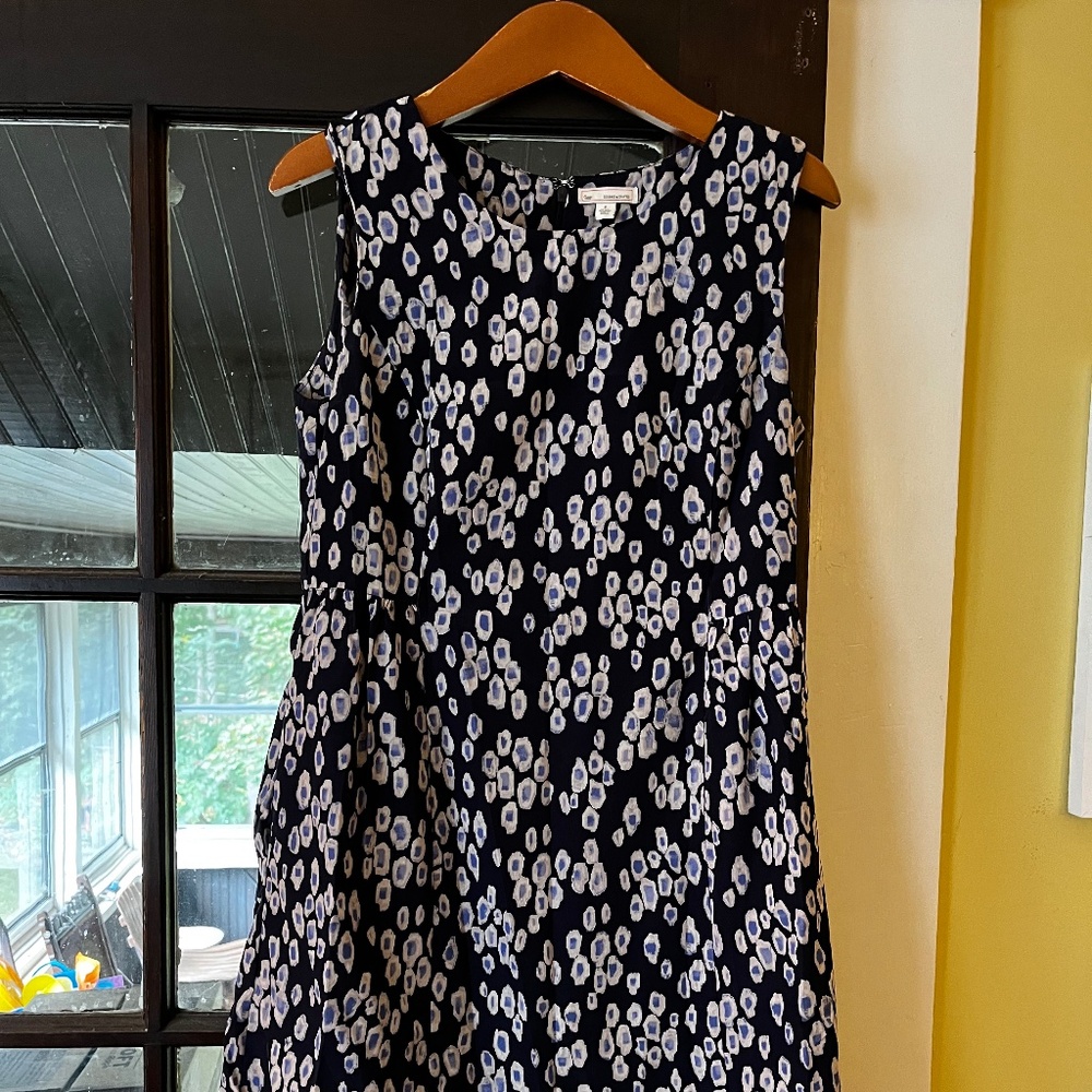 Sleeveless dress